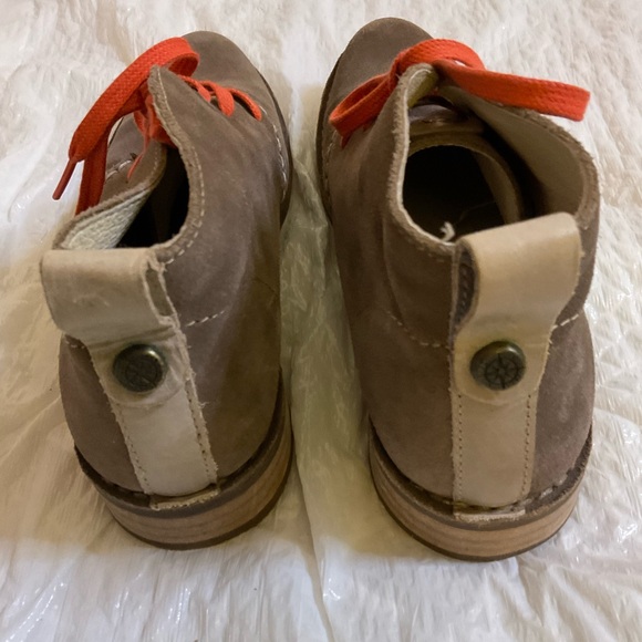 ❌ NEW LISTING ❌ BUSSOLA Seville Suede Booties - Picture 4 of 7